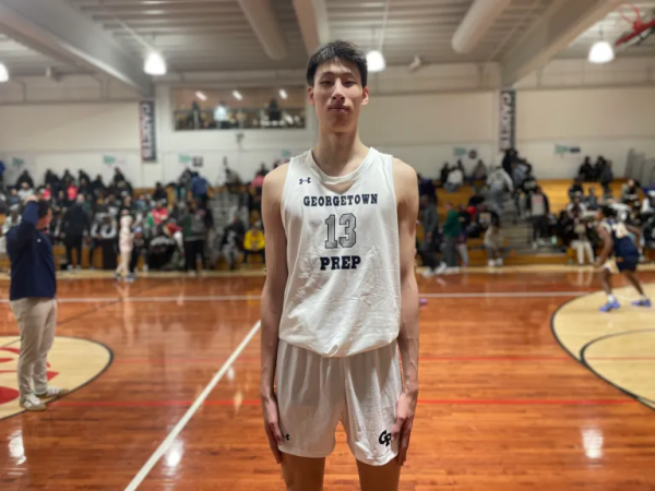 融易盈 轰21+16！中国男篮又一18岁2米15新星崛起：新版周琦臂展2米30