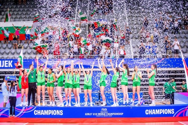 达人配资 保加利亚夺世锦赛冠军 中国女排拿第六 陈晓辉创单场纪录 最佳阵容公布