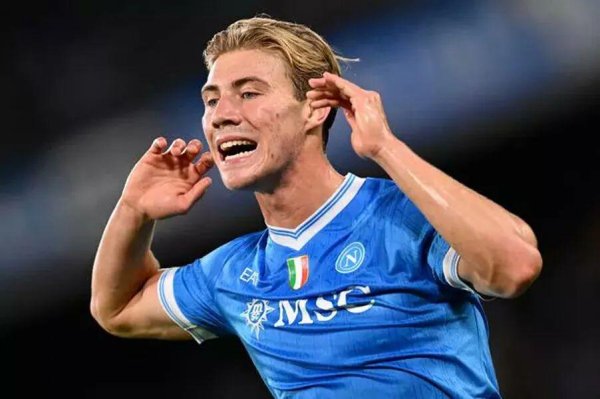 51策略 曼联4400万卖霍伊伦德基本谈妥！转会巨头志得意满，承诺继续买人